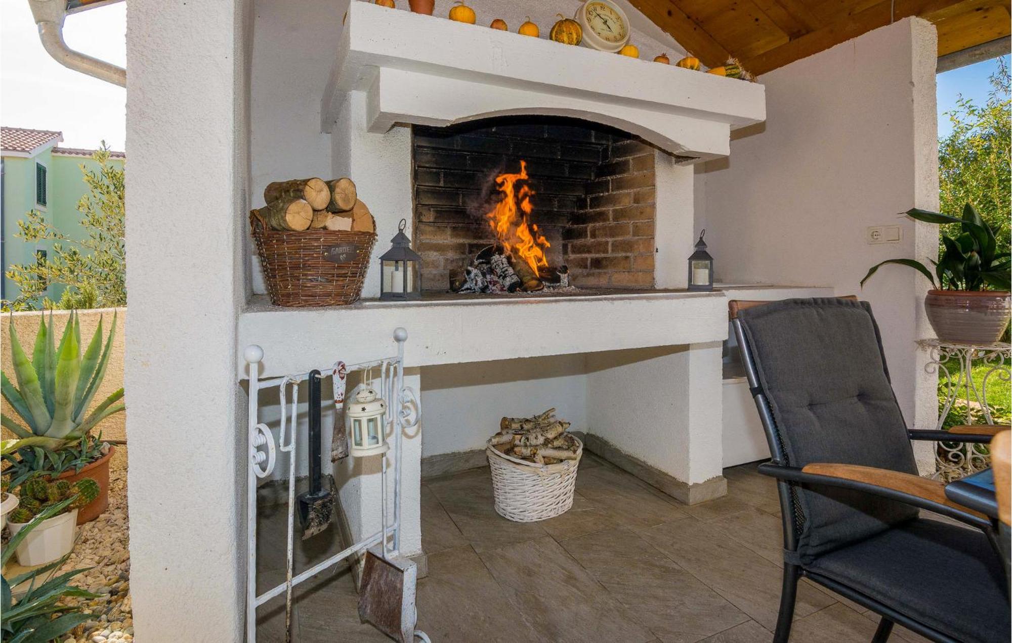 Nice Apartment In Vrsi-Mulo With Wifi Exterior foto