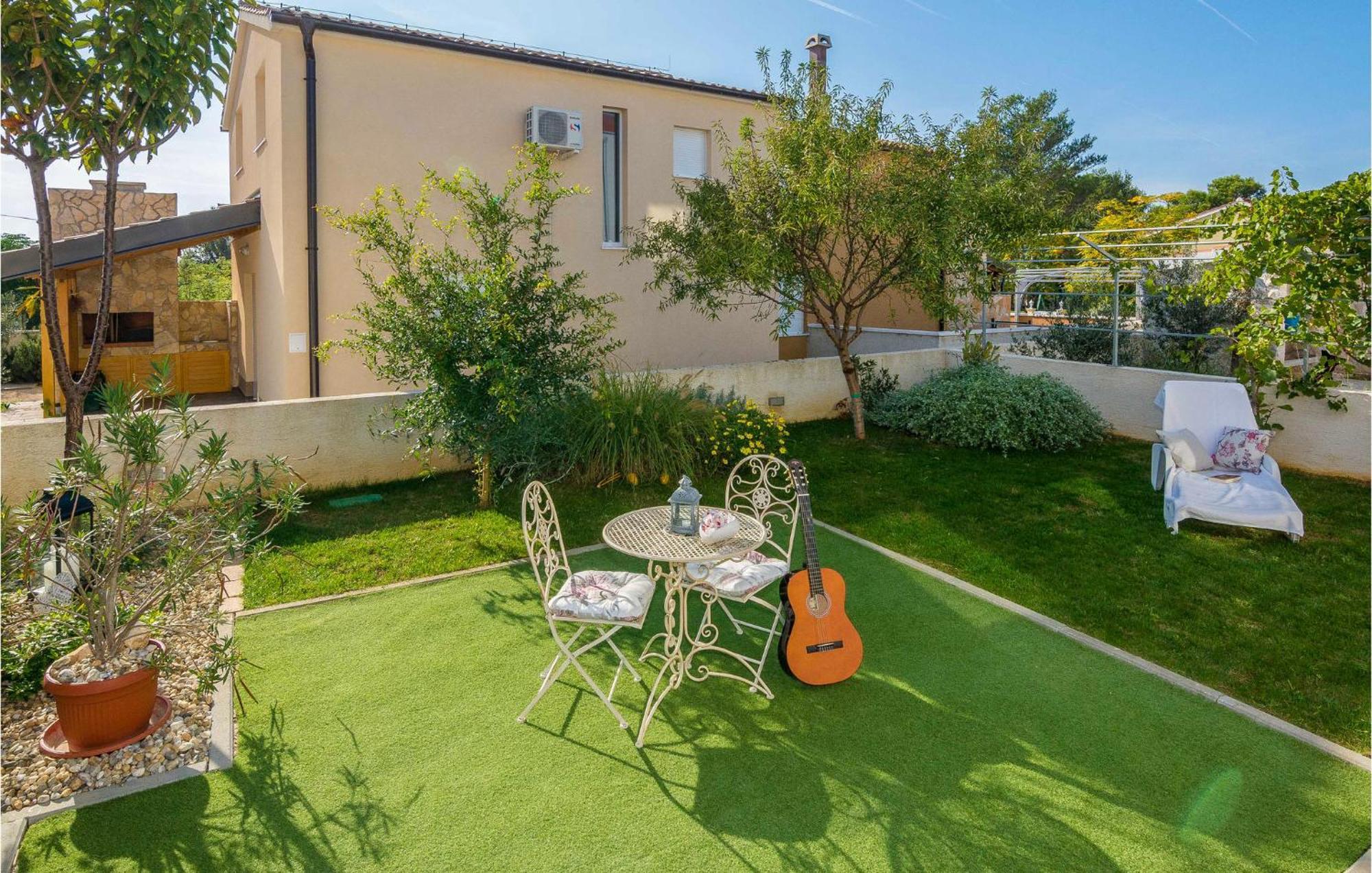 Nice Apartment In Vrsi-Mulo With Wifi Exterior foto
